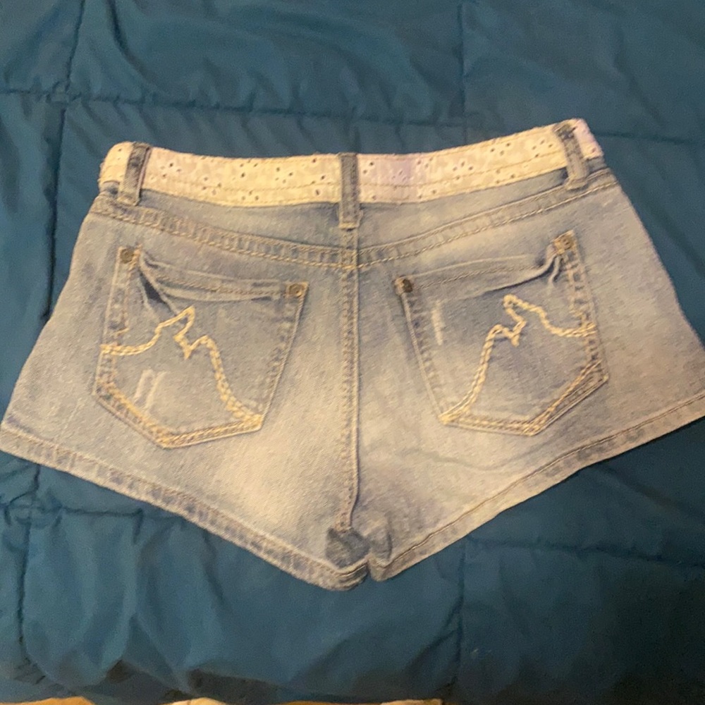 Adorable size 9 No Boundaries shorts